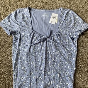 Hollister Size small women’s top